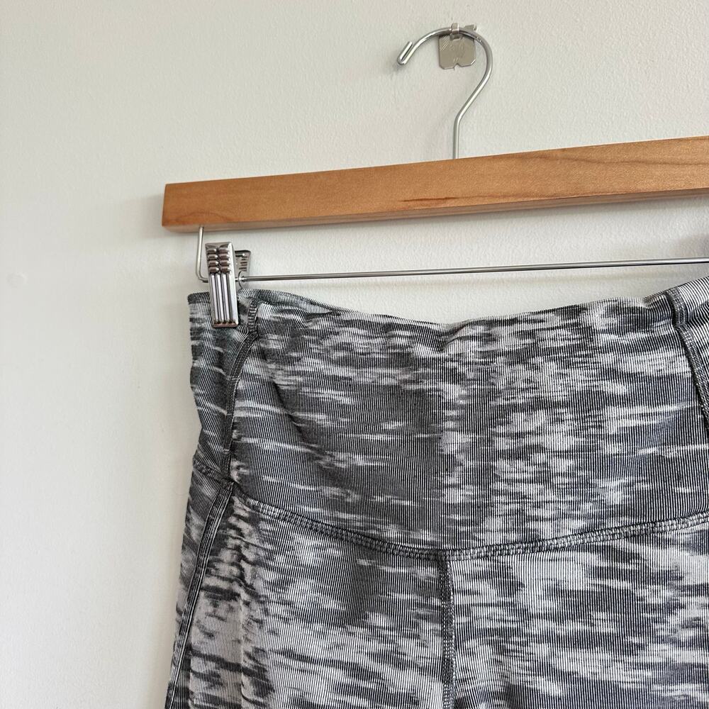 Lululemon Beat The Heat Tight Mesh Leggings Gray Jacquard 8 - Picture 5 of 11